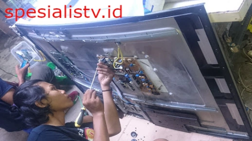 Penggantian backlight TV Samsung Curved 55 inci