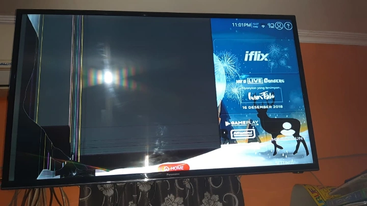 Layar TV yang retak dan tidak tampil gambar