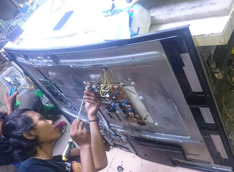 Spesialis service tv dan sparepart