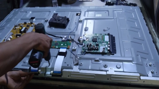 Ganti mainboard TV LG di Magelang