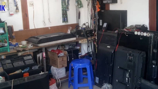 Spesialis service tv LED Karawang