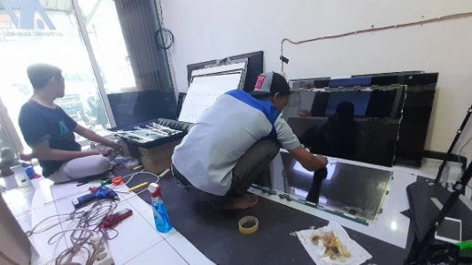 Service TV LED panggilan ke lokasi