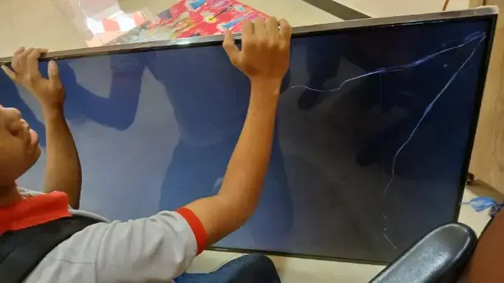 service tv led panggilan terdekat