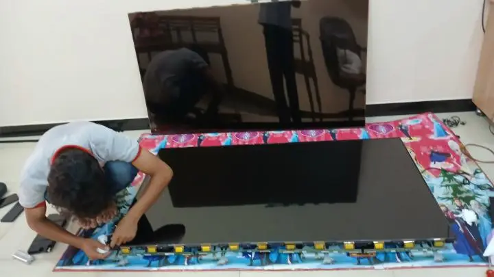 Proses penggantian panel LCD TV