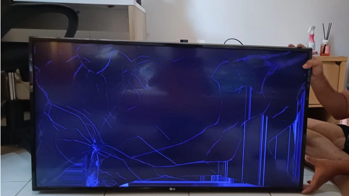 Ganti layar tv di Cilandak