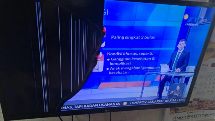 Layar tv retak