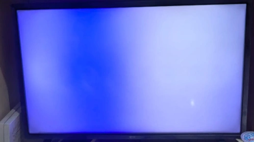 Layar TV nyala terang tidak ada gambar