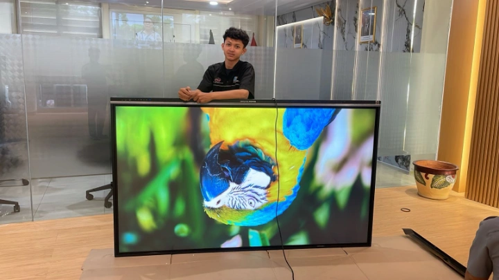 Service TV di Gambir