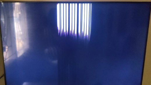 tv layar blank bergaris putih