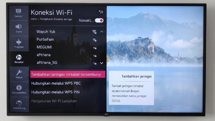 Menu pengaturan jaringan koneksi untuk menyambungkan wifi ke smart tv secara manual.
