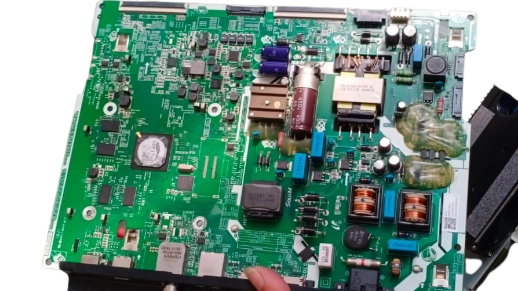 Penggantian mainboard pada TV Samsung 55TU7000 yang mati total.